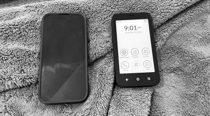 iPhone 16 on the left, Mudita Kompakt on the right. Image edited to greyscale.