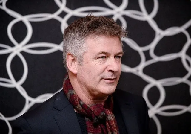 Alec Baldwin ouvre les portes de sa vie après le drame de Rust dans un nouveau documentaire