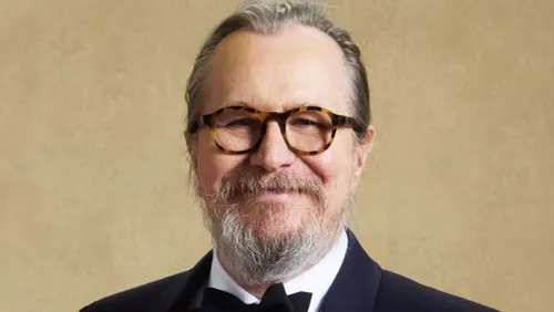 Prochain James Bond : Gary Oldman revient sur ses propos et admet ne pas savoir qui sera 007