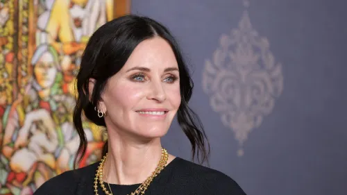 Evil Genius : Courteney Cox transforme l’affaire du « pizza bomber » en comédie noire