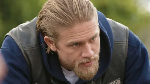 Sons of Anarchy : Charlie Hunnam a trouvé comment réunir le casting sans ressusciter Jax