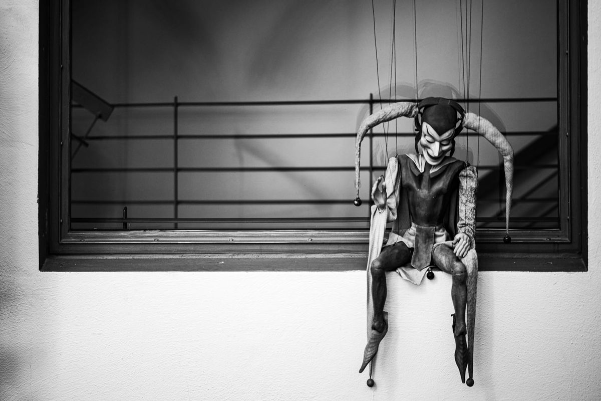 The Art of Distraction