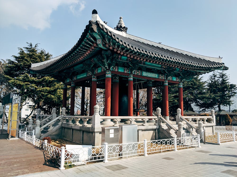 Contract Negotiation Trips to South Korea: Short-Term Business Visa Application Strategies