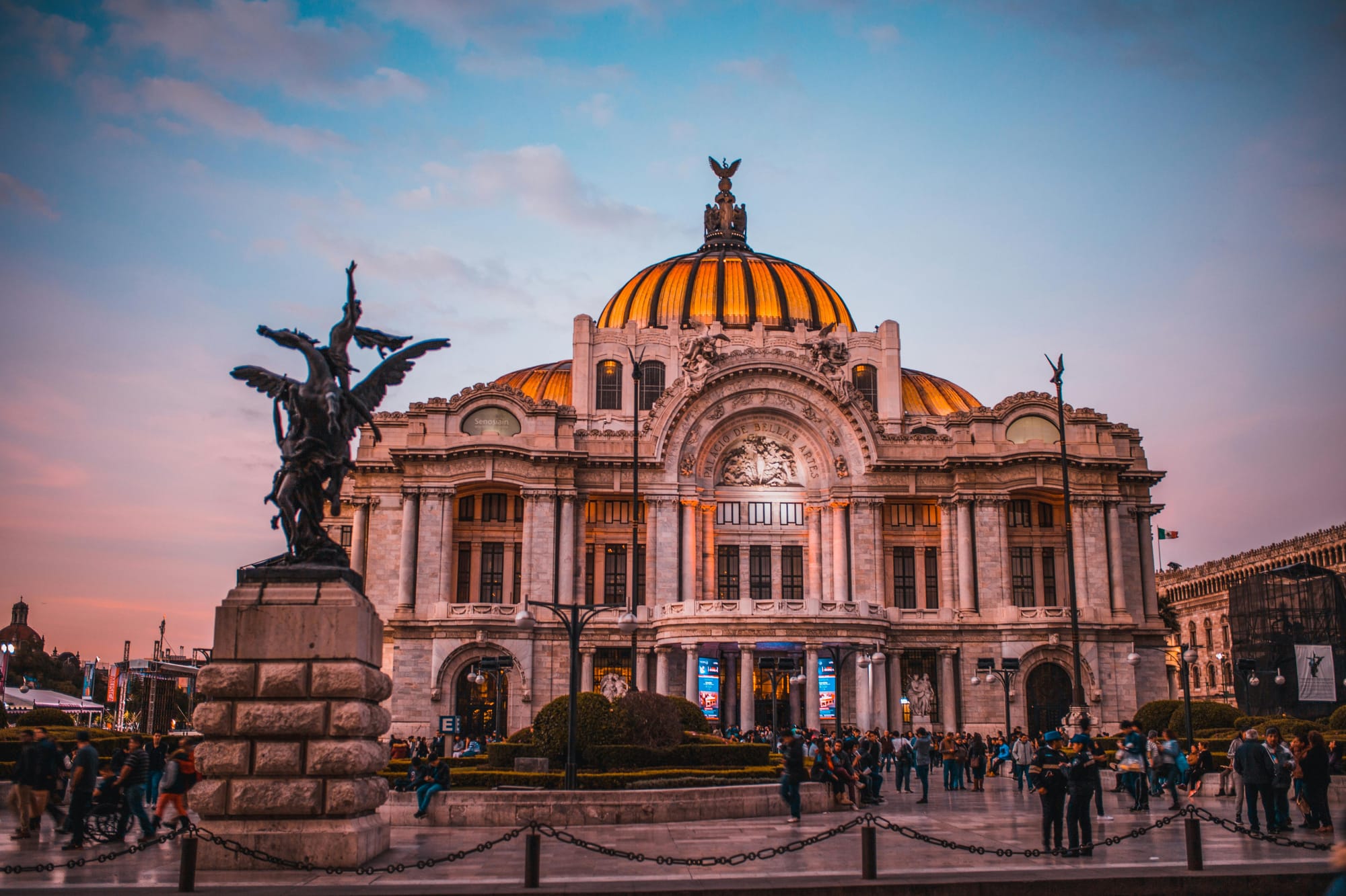 Mexico's Corporate Training Visa vs. Business Visitor Status: Choosing the Right Option