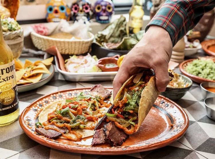 Image of customer eating at Bendito in Haebangchon, Seoul