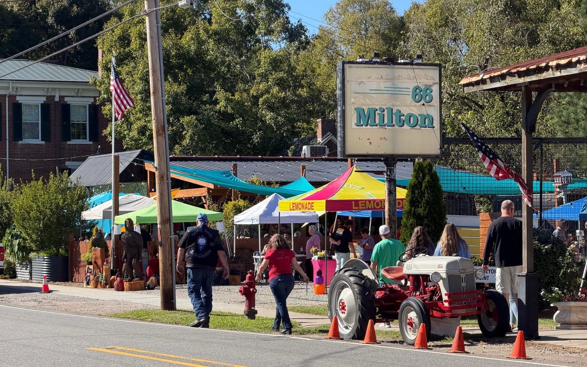 Milton Porch Ramble Spreads Fun Throughout the Town