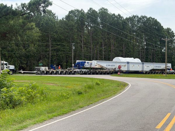 Massive Natural Gas Turbine Slows Traffic on Way to Hyco