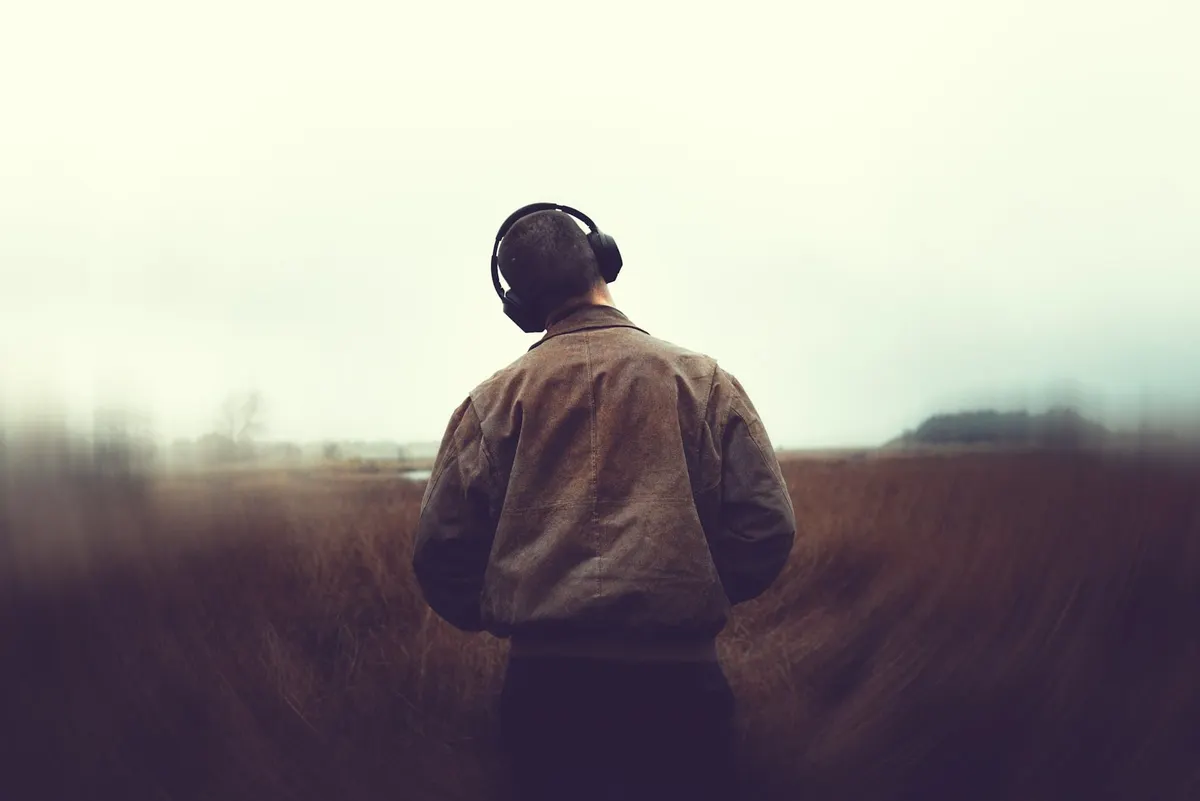Kann KI-Musik Jugendlichen helfen, ihre mentale Gesundheit zu stärken?