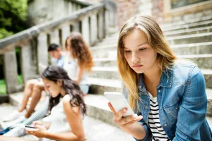 Ratgeber: Einsamkeit bei Teenagern