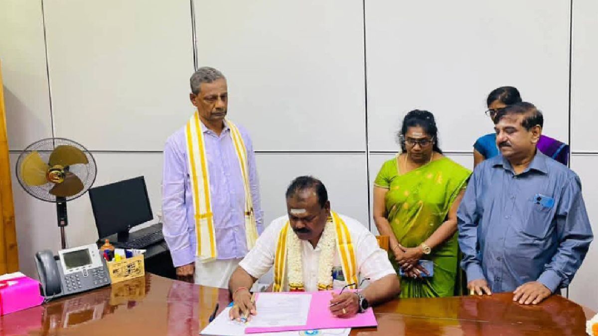 யாழ். பல்கலையின் புதிய துணைவேந்தர் பதவியேற்பு!