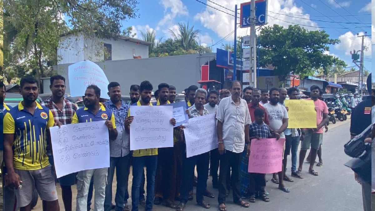 மட்டக்களப்பில் இடம்பெற்ற கொள்ளை சம்பவம்- சட்டத்தரணிகள் முன்நிலையாகக் கூடாது என வலியுறுத்தி போராட்டம்!