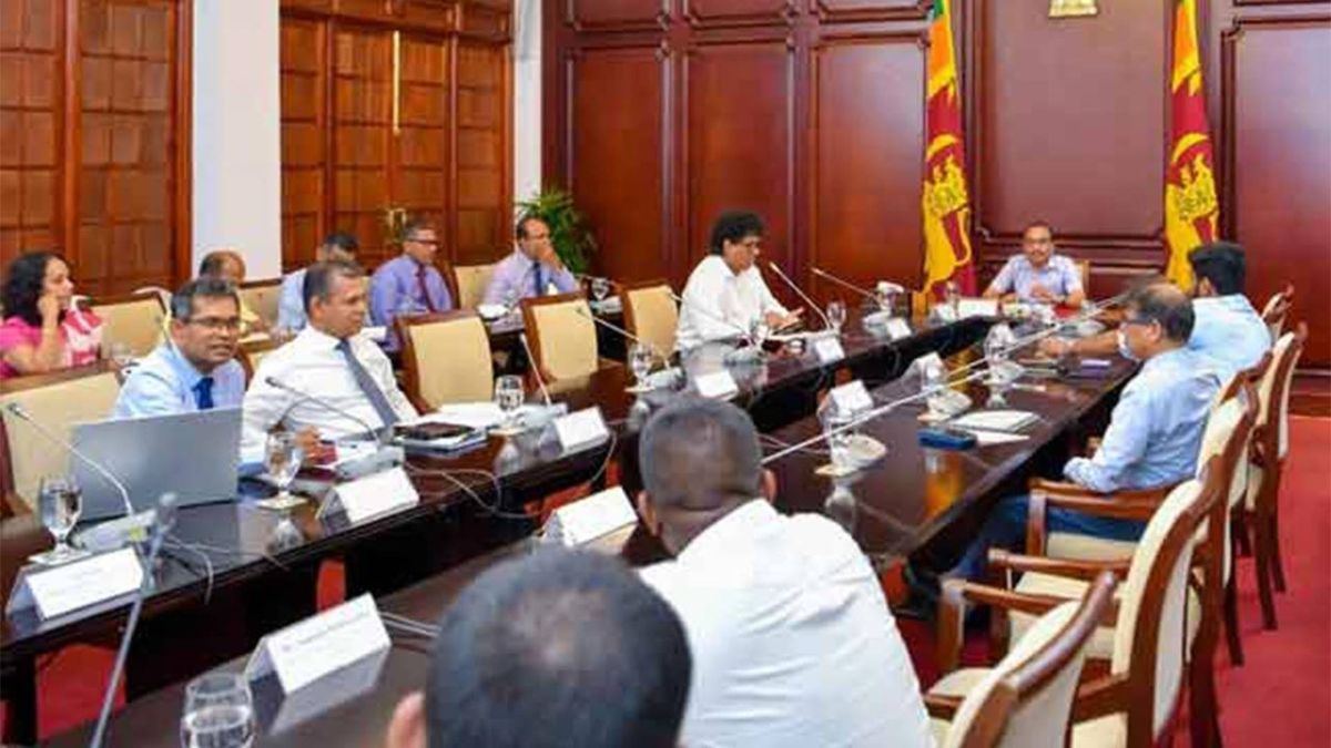 அமைச்சுகளின் எரிபொருள் பிரச்சினைகளைத் தீர்க்க 5 அதிகாரிகள் நியமனம்!