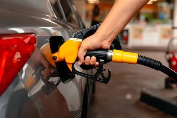 மே மாதம் வரை நாட்டிற்குப் போதுமான எரிபொருள் கையிருப்பில்!