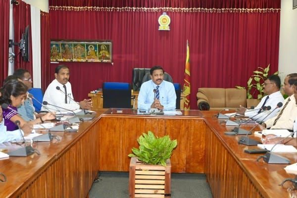 யாழில் சீரான எரிபொருள் விநியோகம் தொடர்பில் யாழ்.மாவட்ட அரச அதிபர் தலைமையில் கலந்துரையாடல்!