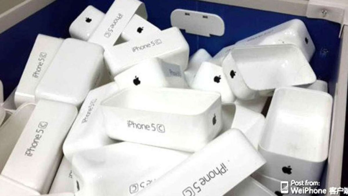 Apple Will Reportedly Cut Production of the iPhone 5c in Half