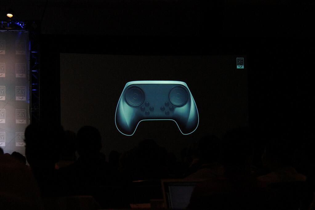 Valve Shows Off New Steam Controller Design, Loses Touchscreen But Gains Better Button Layout