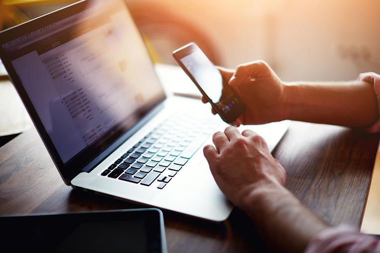Travel tips for freelancers: how to balance work and travel