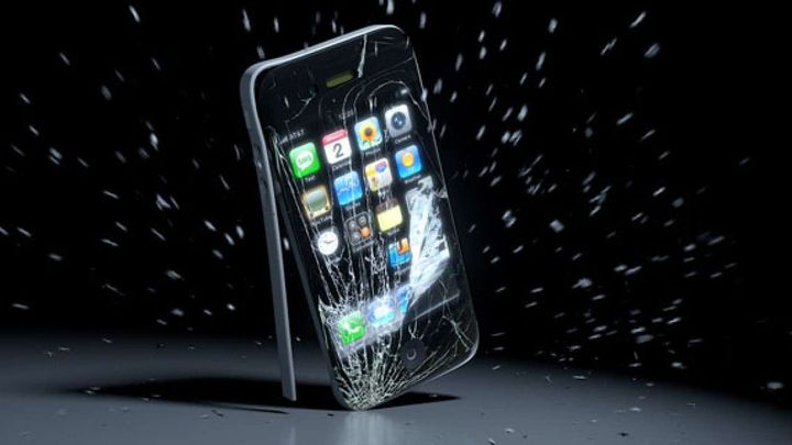 Apple Patents Phone Drop Protection System