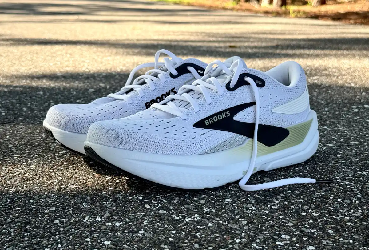 *Current* Brooks Ghost Max 3 Men\'s Running Shoes — White with Black Accents Brooks Ghost Max 3 Mens Running Shoes - White – Start Fitness main image 4