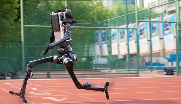 İnsansı Robot Bolt'a Koştu: Saniyede 10 Metre