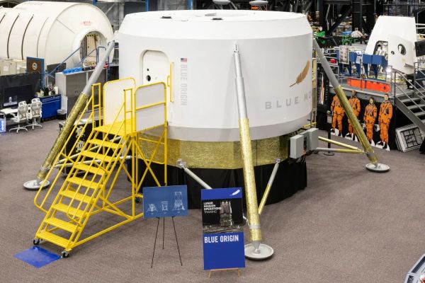 Blue Moon İniş Aracının Eğitim Kabini NASA'ya Geldi