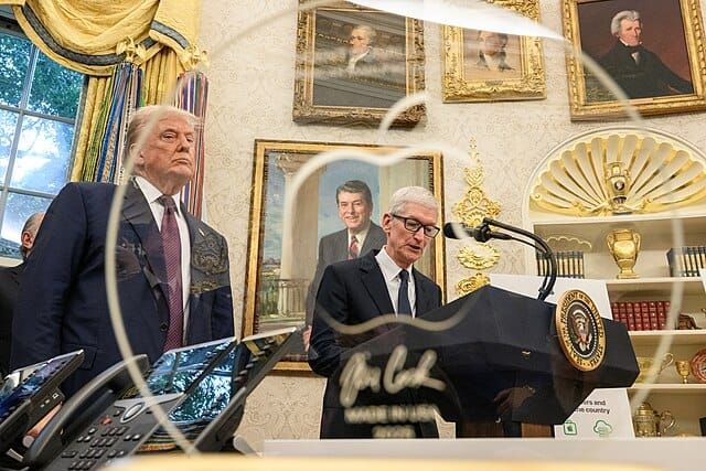 Nearly 70% think the Trump economy is on the wrong track