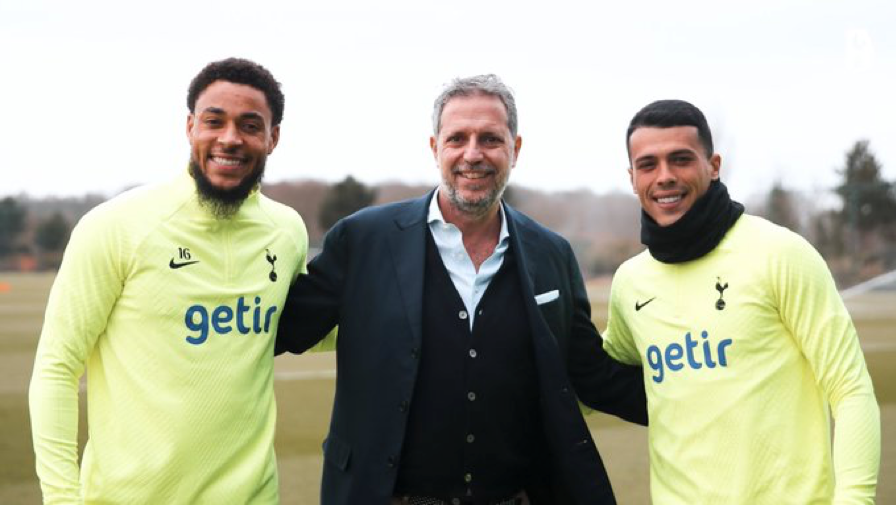 Fabrio Paratici is flanked by Arnaut Danjuma and Pedro Porro at the training ground.