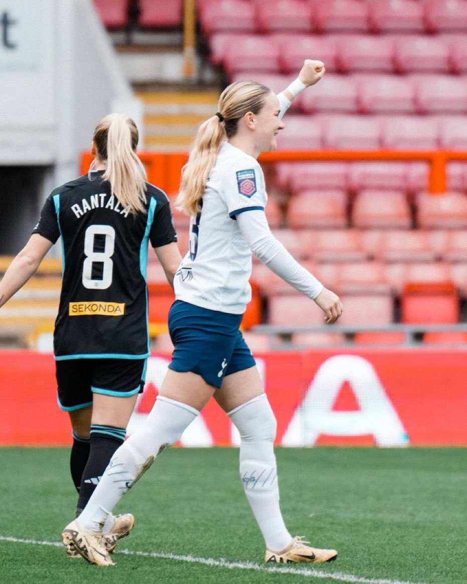 Matilda Vinberg raises her first to celebrate her first Spurs goal.