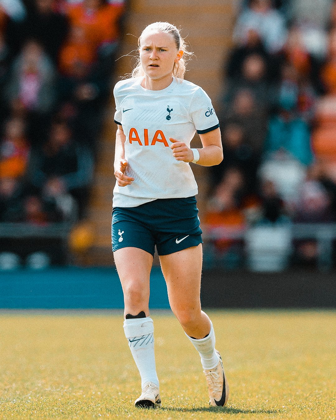 Matila Vinberg runs with eyes focused ahead.