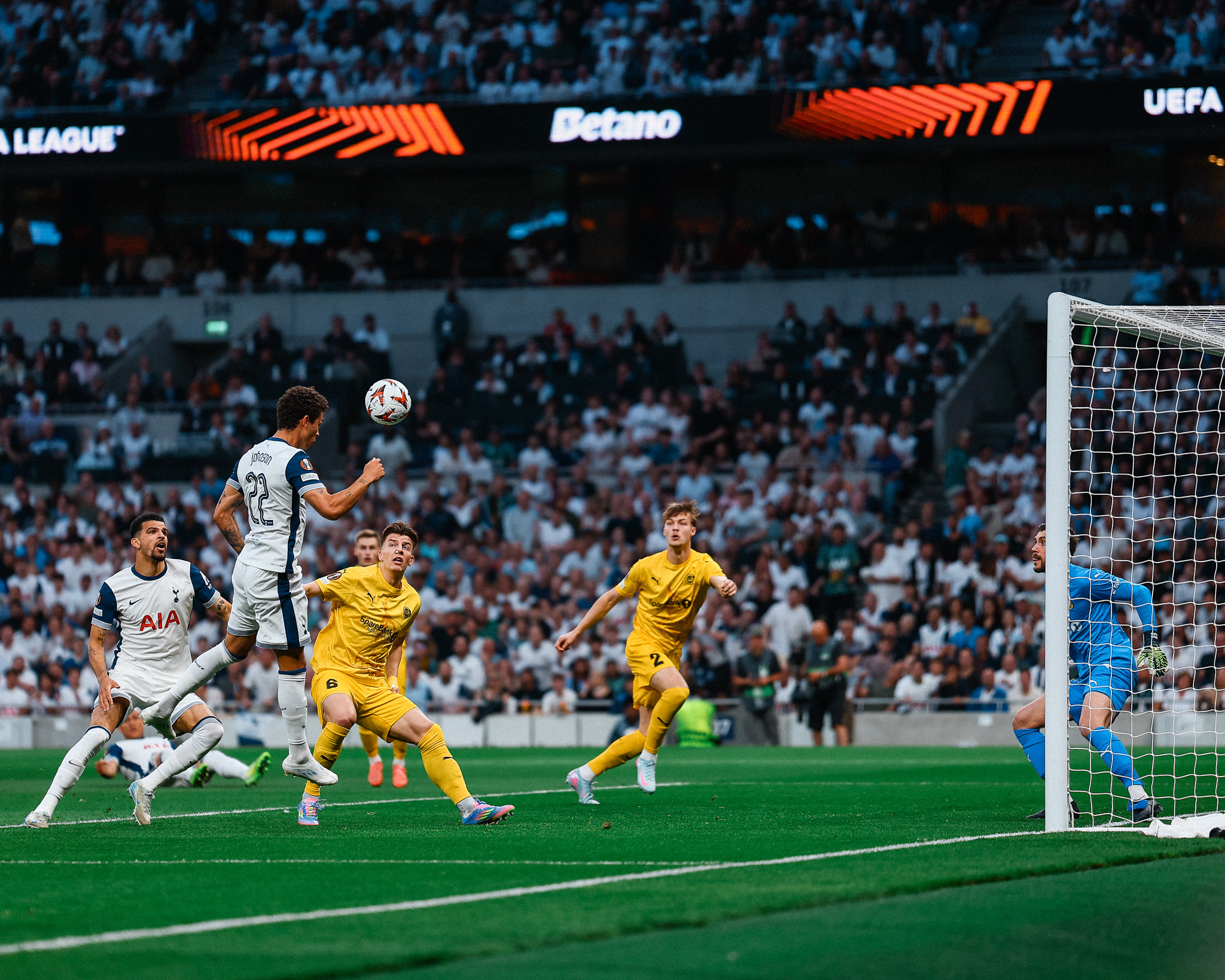 Brennan Johnson heads the ball for his 1st-minute goal.