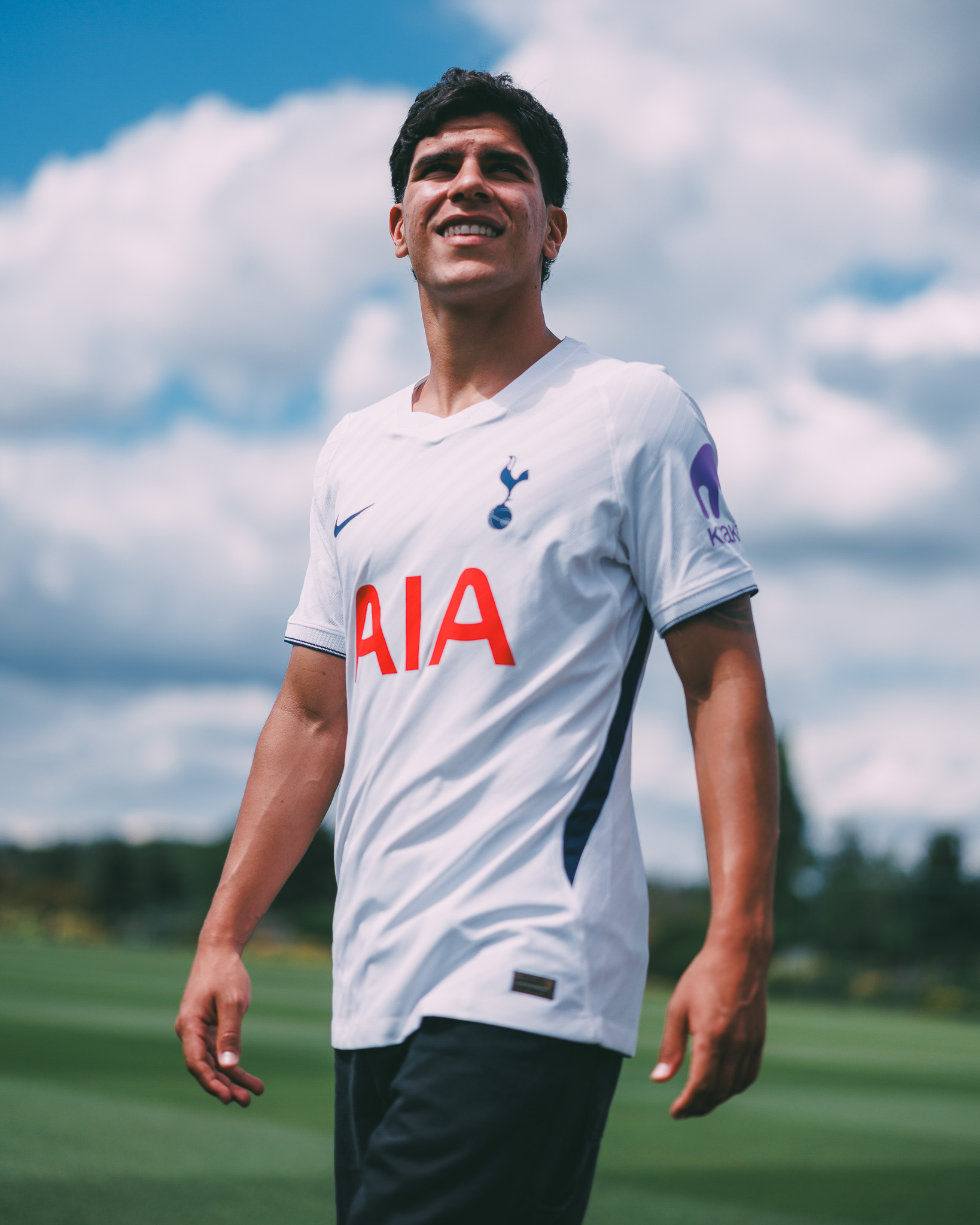 Mateus Fernandes looks up and smiles.