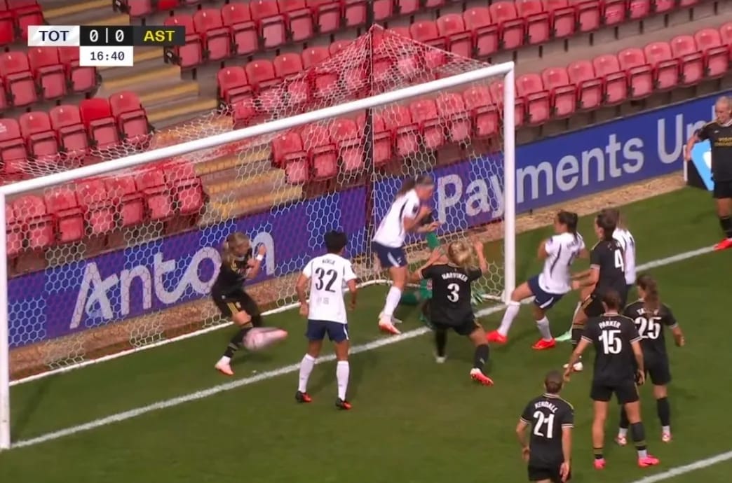 A screenshot of the game in the 17th minute when Caitlin Dijkstra's shot clearly went over the line.