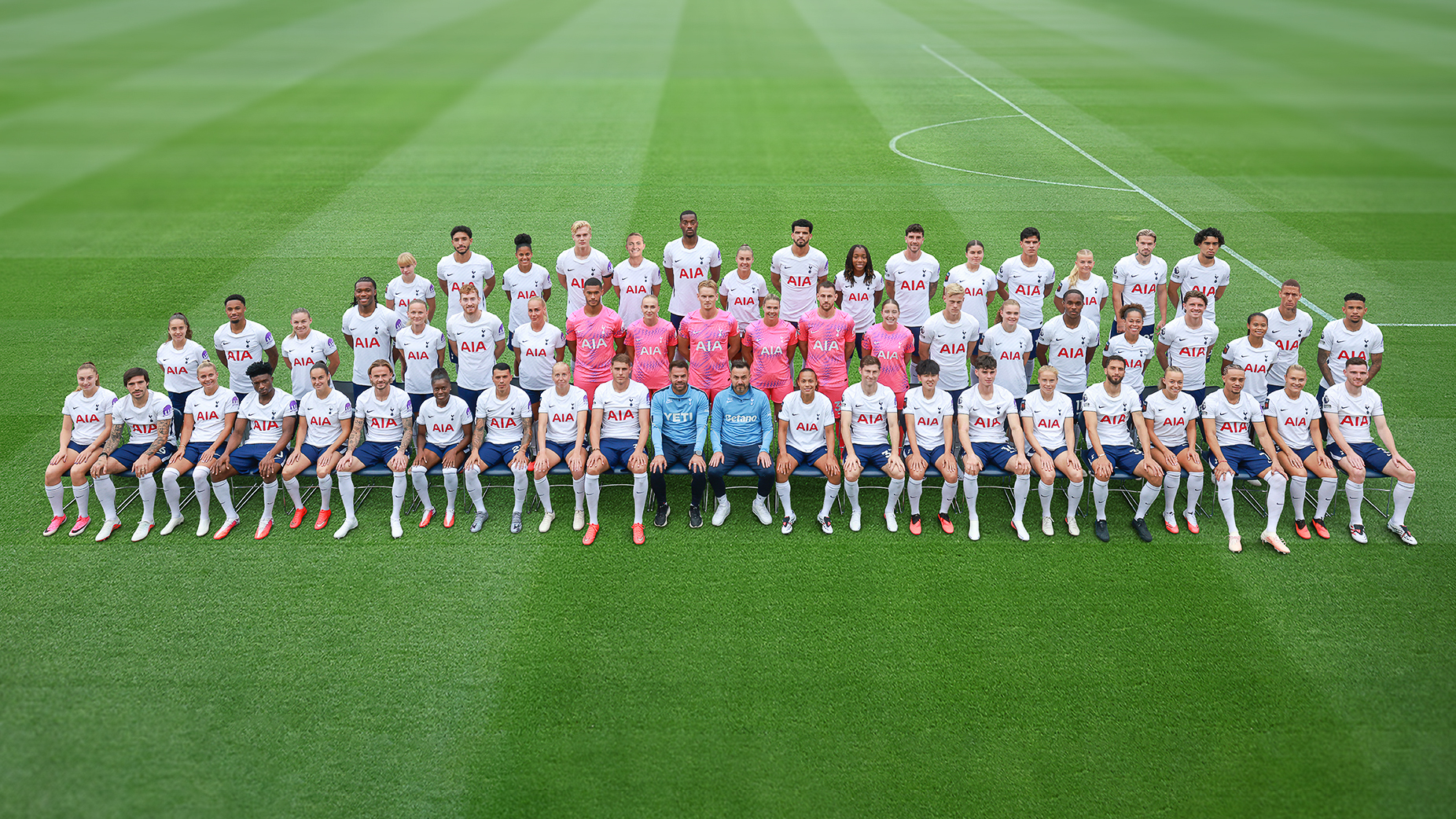 Combined squad photo with all players from Spurs Men and Spurs Women