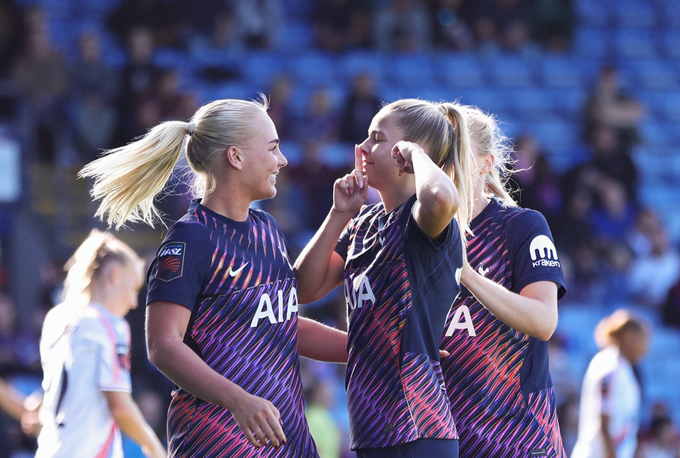 Olivia Holdt shushes the Crystal Palace home crowd as Tinka Tandberg grins.