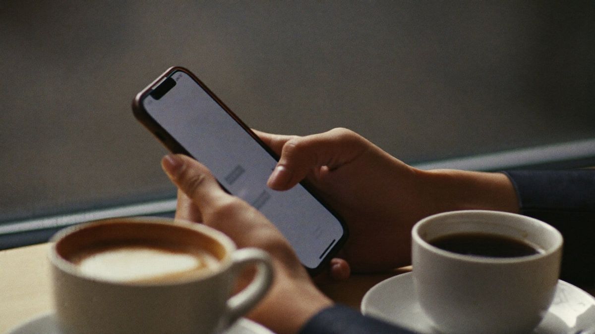 A first-impression audit of my own lead-gen site found the primary call to action computing to zero by zero pixels on mobile — present, visible, and unclickable — plus no proof at 