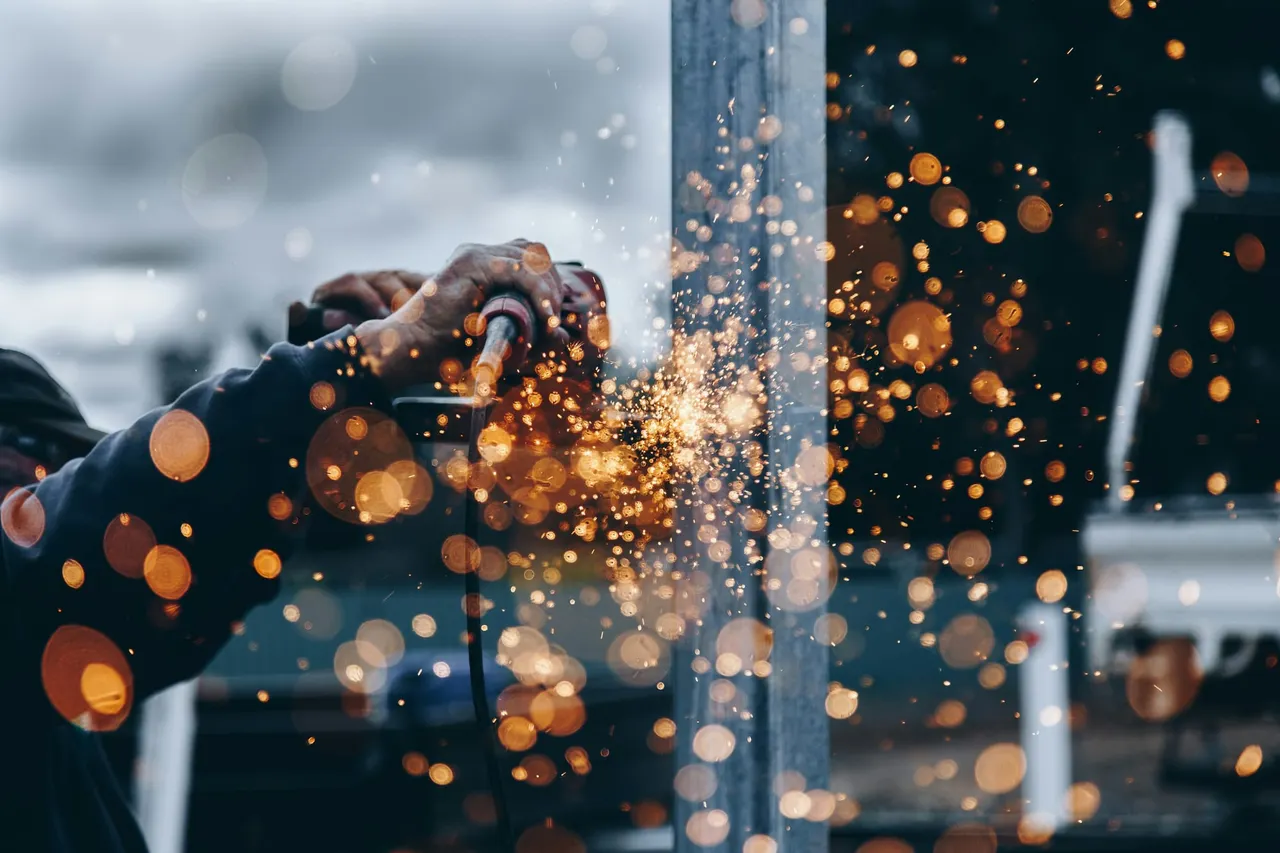 IDC Survey Finds Manufacturers Lack AI-ready Networks