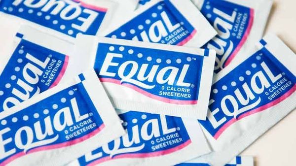 인공감미료 이퀄과 스플렌다는 뇌졸중과 심장마비의 위험을 높입니다