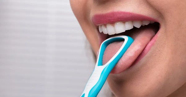 혀 클리너를 사용해야 할까요?