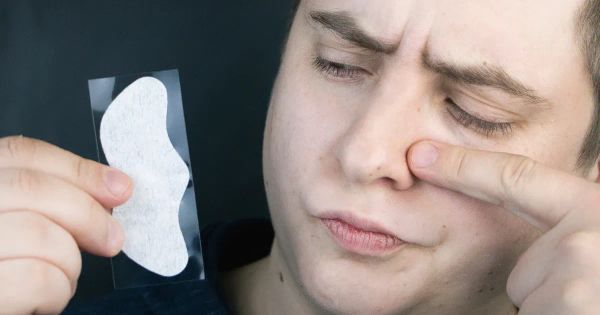 블랙헤드란 무엇이고, 어떻게 제거할 수 있을까요?