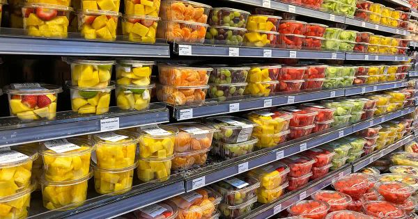 아직도 손질된 과일을 사 먹고 있는가?