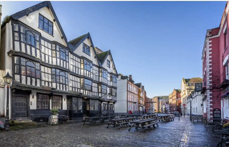 ‘A group of drinkers with a writing problem’: readers’ favourite literary haunts | Travel writing | The Guardian