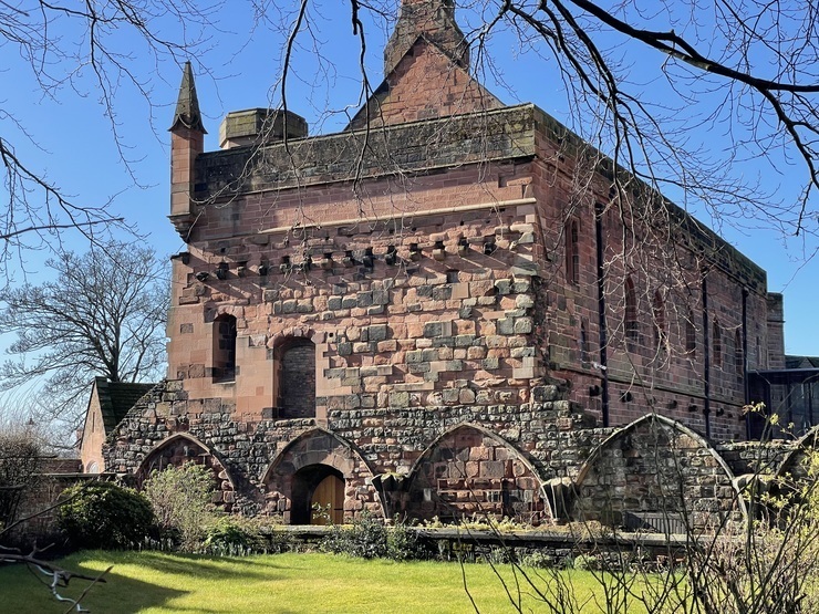 Andy Marshall 📸 on Twitter: "Every building has its time in the light. Here, in the raking light, the arches of the former cloister at Carlisle Cathedral are alive - bouncing along like a skimming stones.… https://t.co/4vtzIp2B0K"