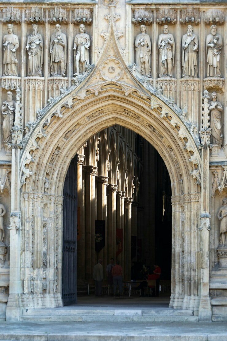 Andy Marshall 📸 on Twitter: "One for the early birds: heavenly glimpse of the west door and nave at Beverley Minster.… "