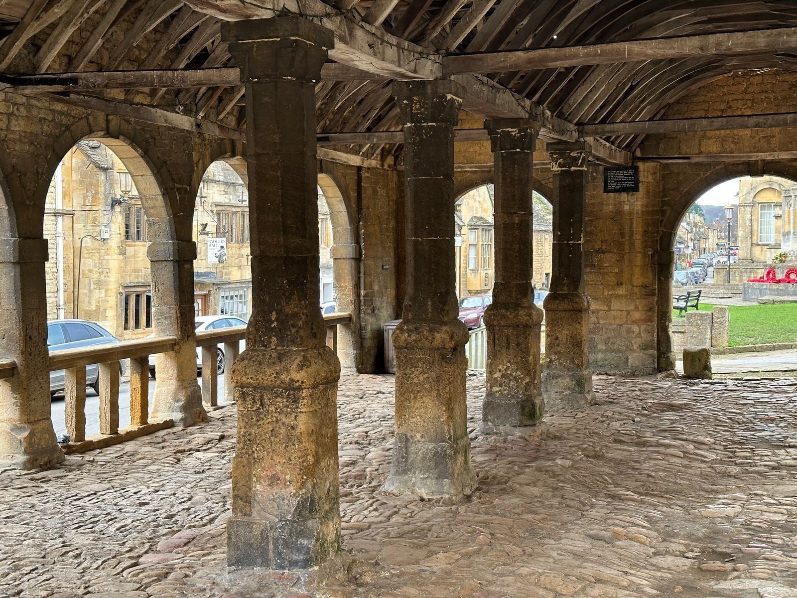 📍Loci: The Volute and the Cobbled Floor