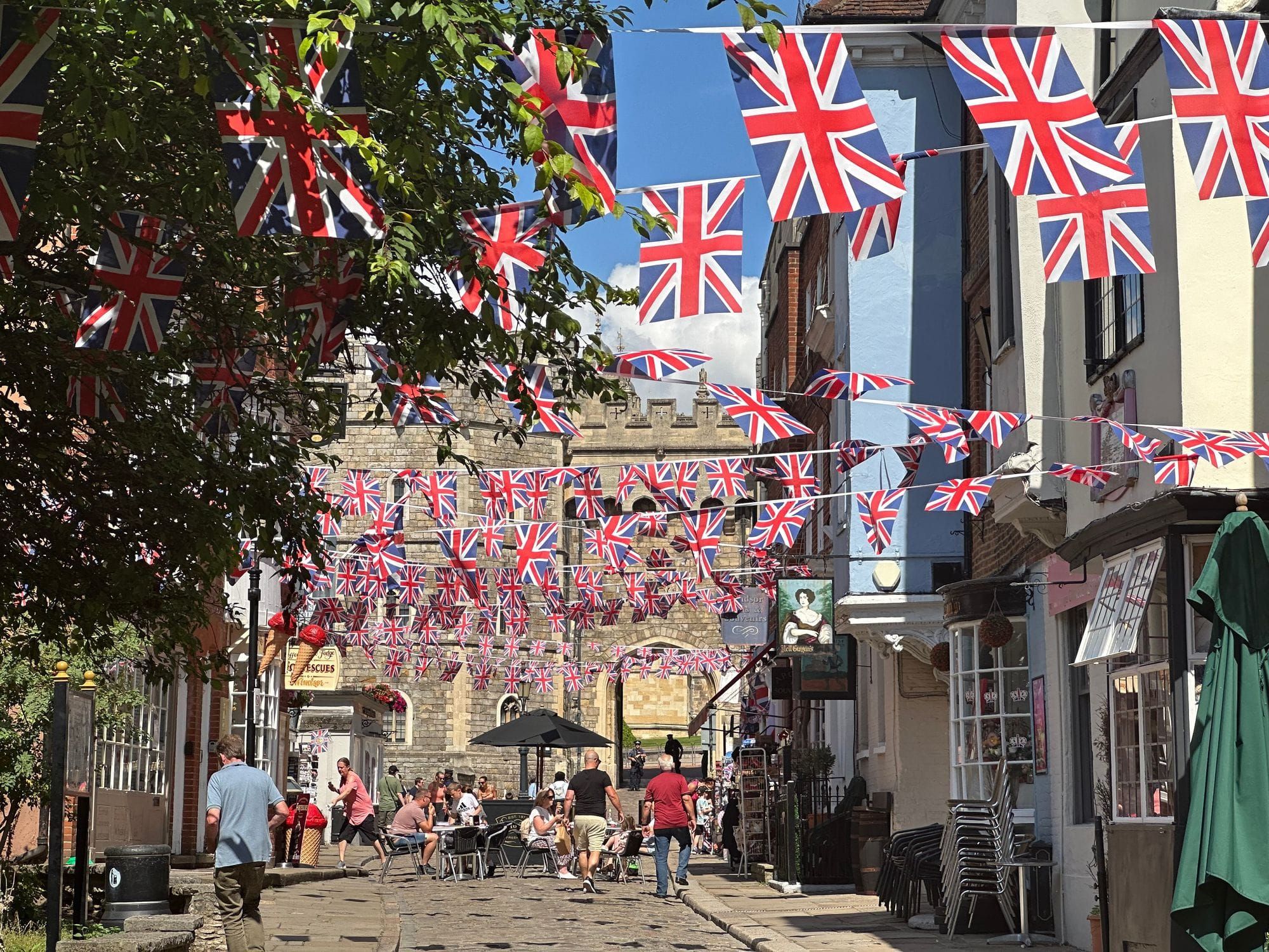📝 Field Notes from my Camper-van-camino: A Walk along the Thames to Windsor