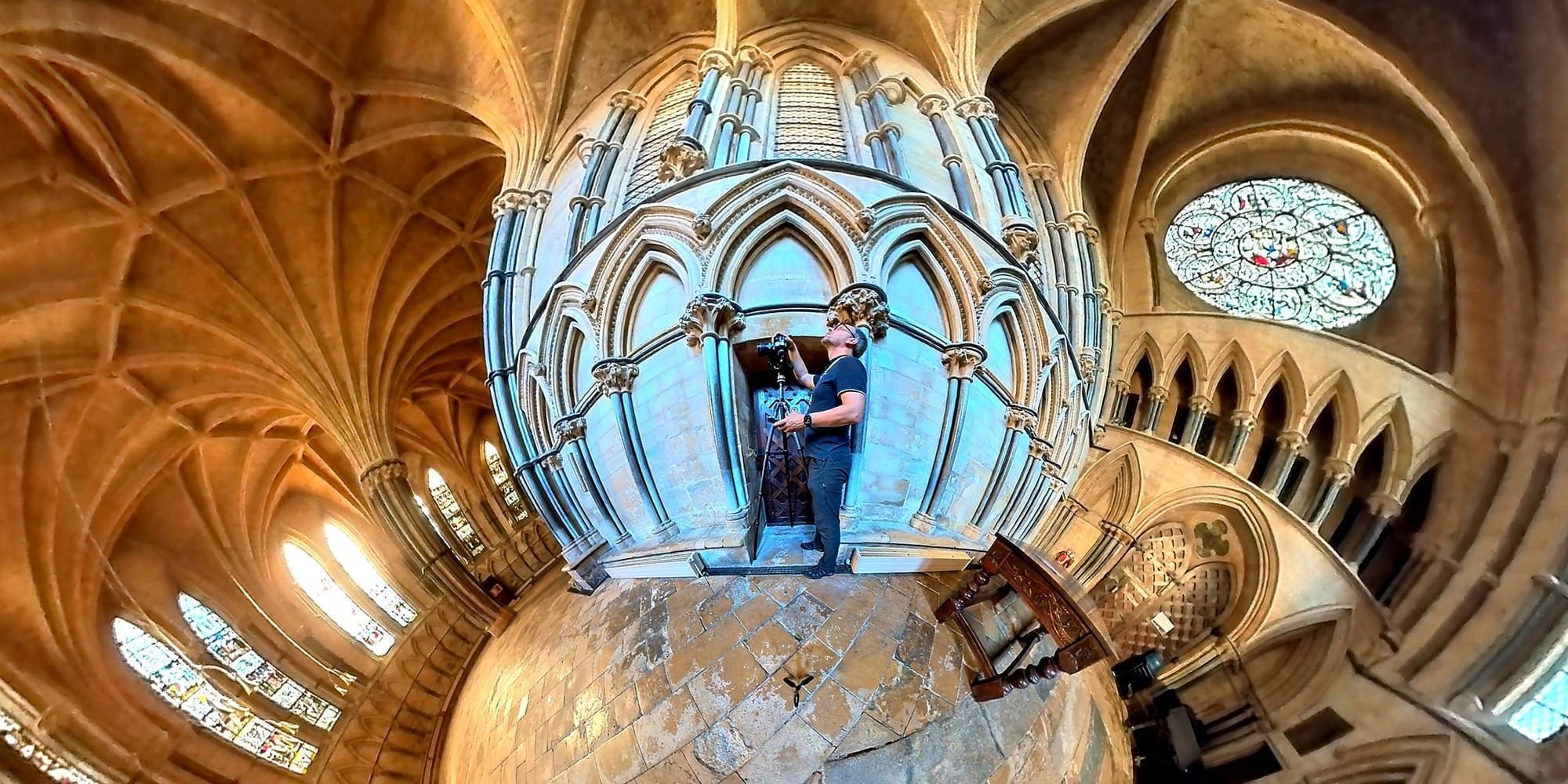 ✨ Treasure Hoard: The Chapter House at Lincoln Cathedral
