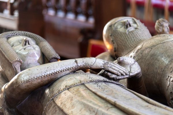 📍Loci: What will survive of us is instinct.