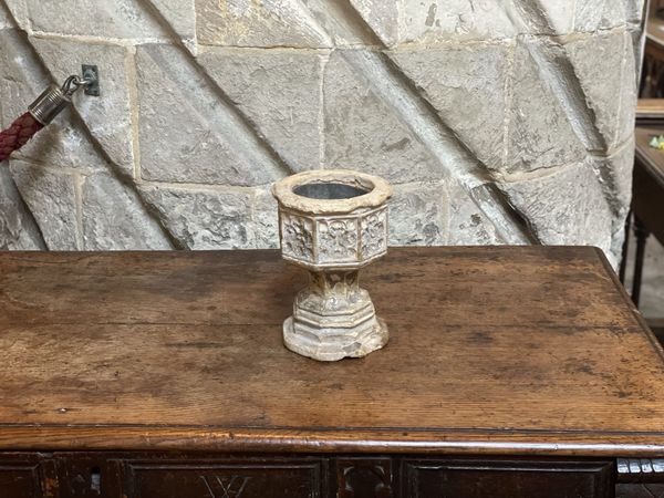 ✨ Treasure Hoard: The Pocket Font at Waltham Abbey