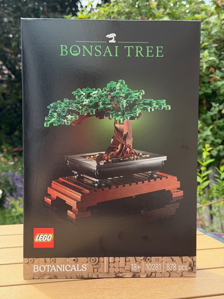 Une boîte pour un bonsaï Lego.