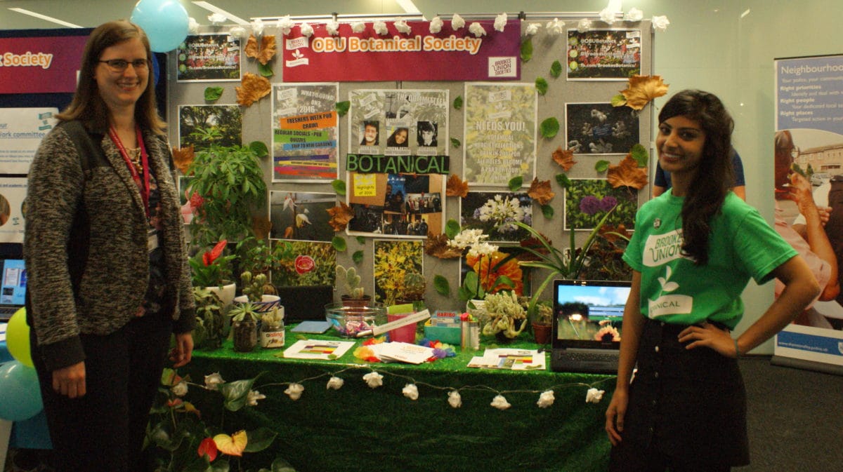 Muchas gracias a Anne Osterrieder por su apoyo y aliento en el desarrollo de nuestra sociedad.